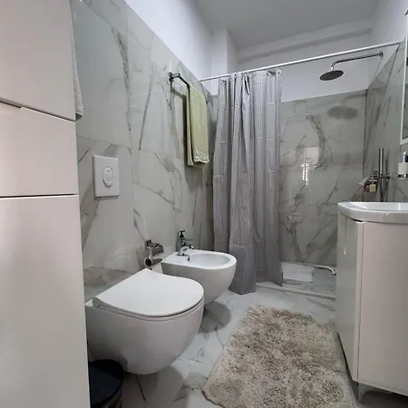Sara Villa Durres